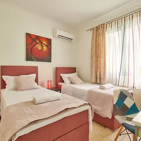 Aeon 10-person Luxurious House Дом отдыха *