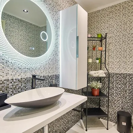 Дом отдыха Aeon 10-person Luxurious House