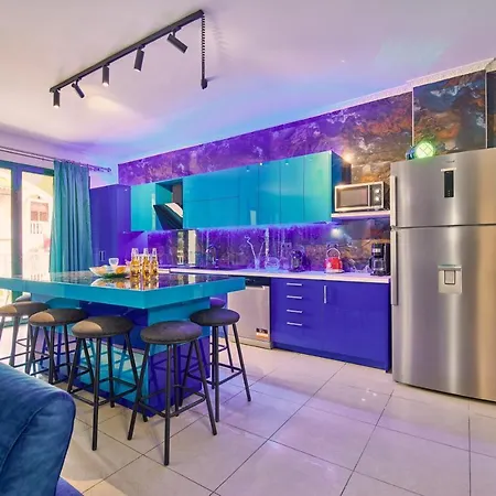 Aeon 10-person Luxurious House Дом отдыха Лаганас