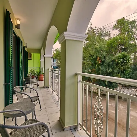 Aeon 10-person Luxurious House Дом отдыха Лаганас