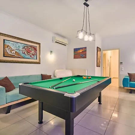 Aeon 10-person Luxurious House *