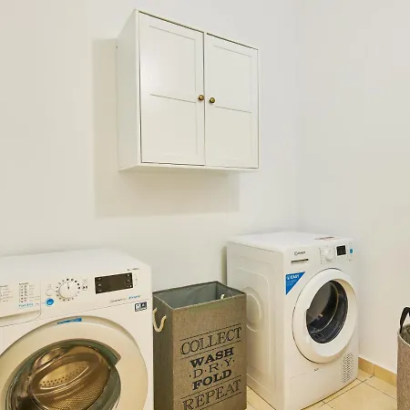 Σπίτι διακοπών Aeon 10-person Luxurious House Λαγανάς